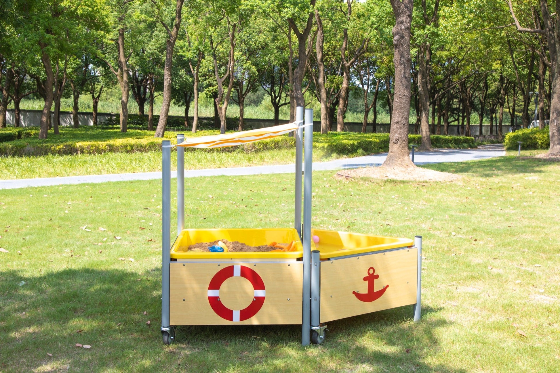 Wisdom - Moddertafel op wielen met schuin dak - Playlaan