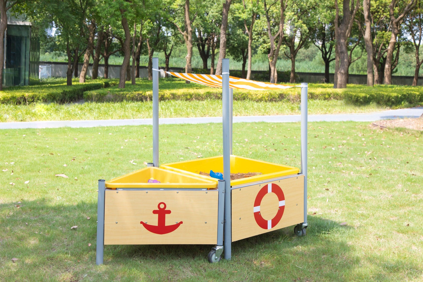 Wisdom - Moddertafel op wielen met schuin dak - Playlaan