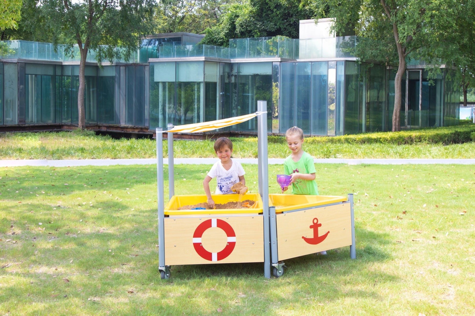 Wisdom - Moddertafel op wielen met schuin dak - Playlaan