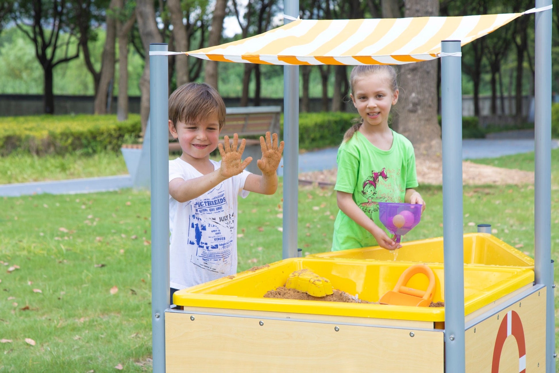 Wisdom - Moddertafel op wielen met schuin dak - Playlaan