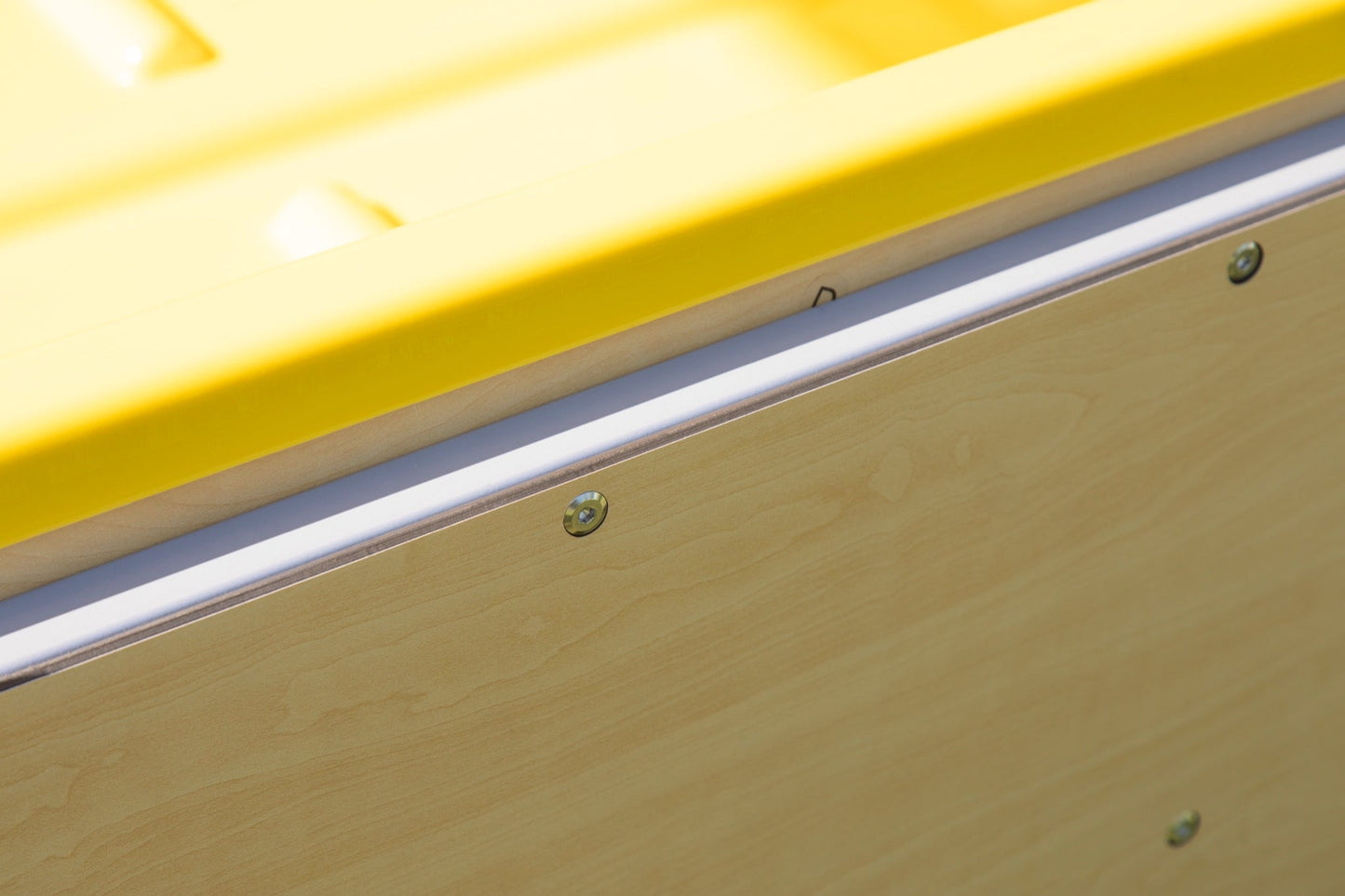 Wisdom - Moddertafel op wielen met schuin dak - Playlaan