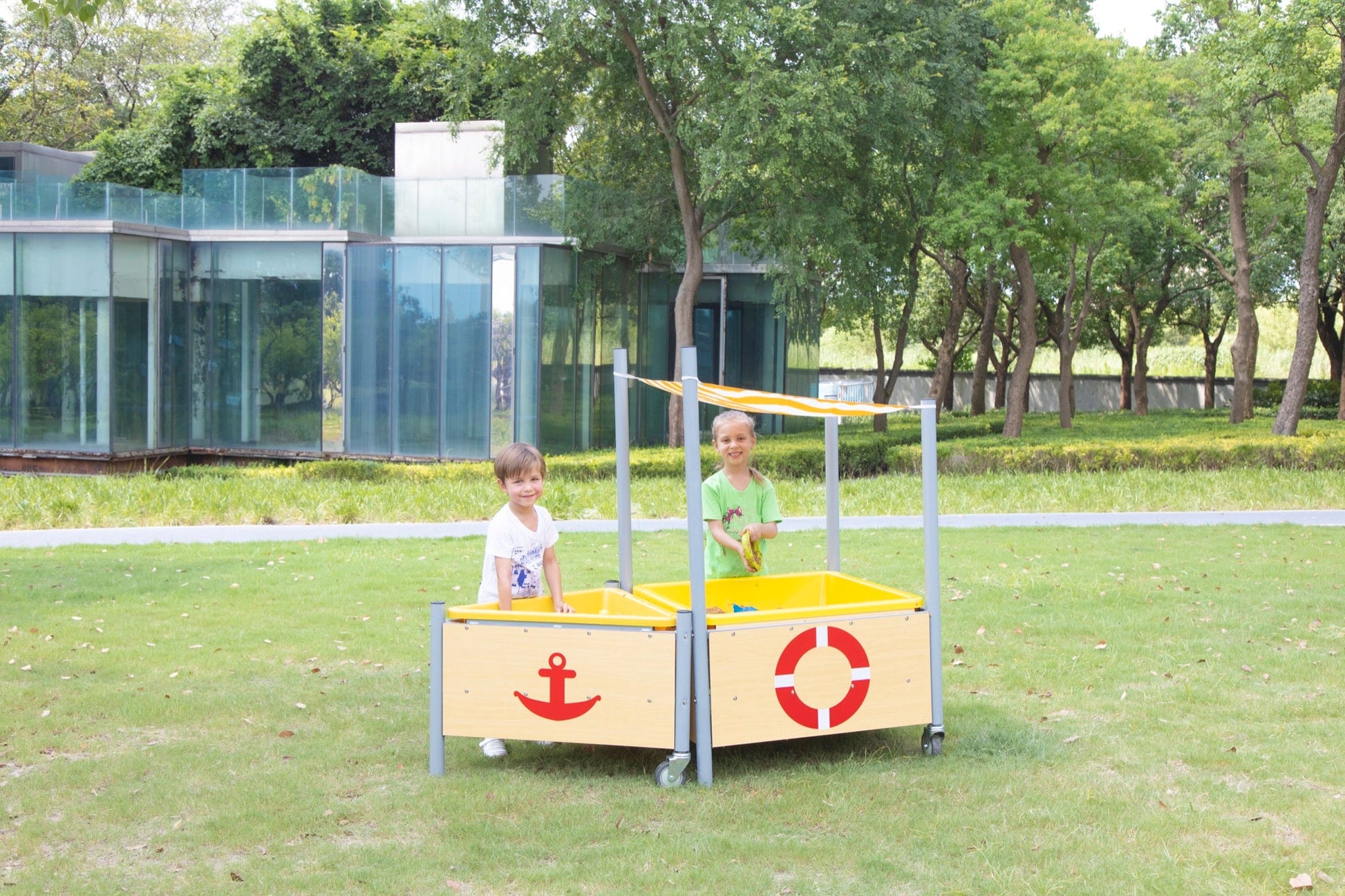 Wisdom - Moddertafel op wielen met schuin dak - Playlaan