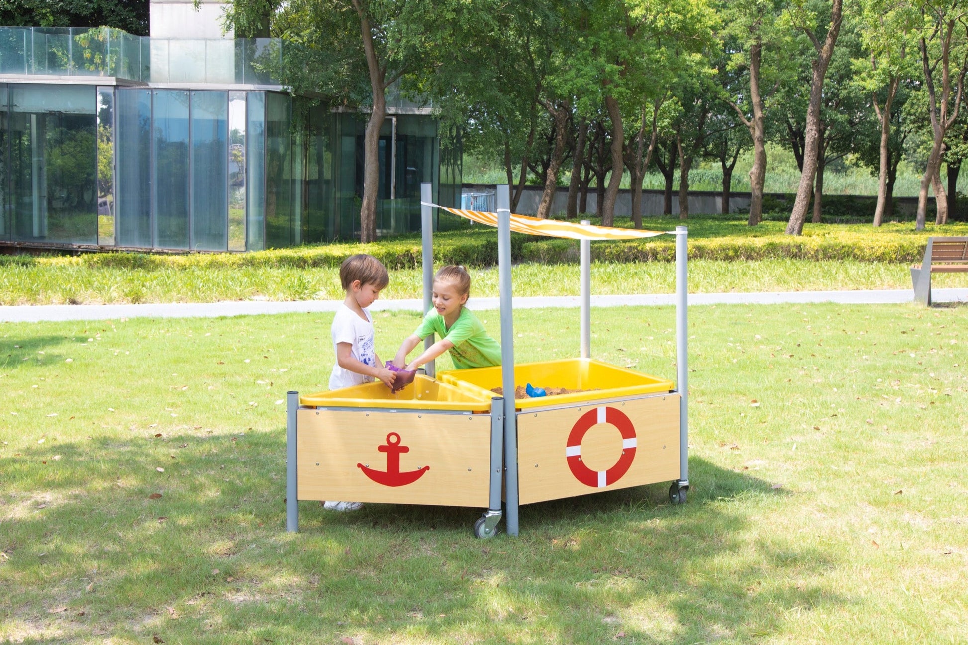 Wisdom - Moddertafel op wielen met schuin dak - Playlaan