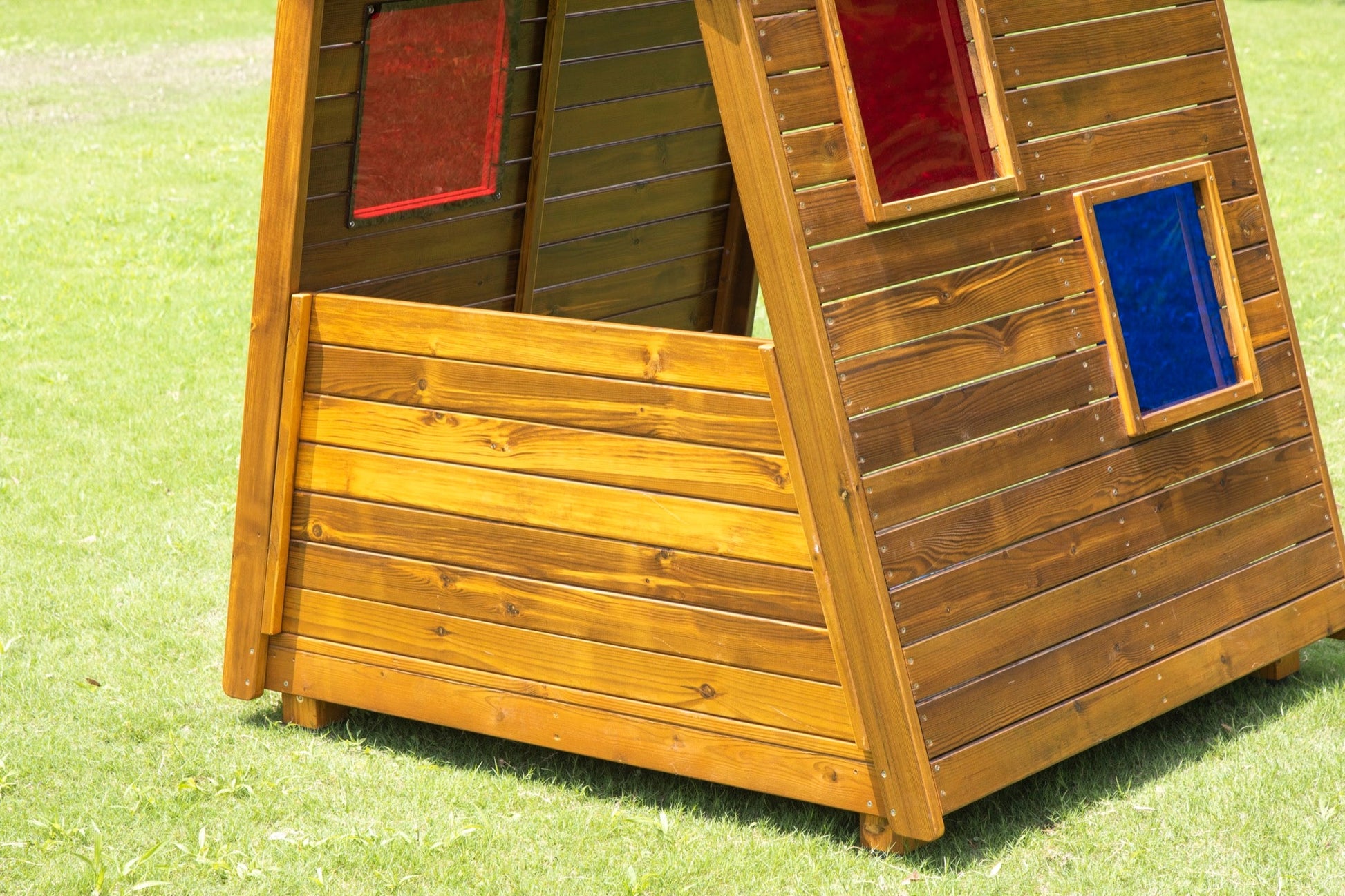 Wisdom - Speelhuisje Cabana voor buiten met kleurrijke kijkvenstertjes - Playlaan