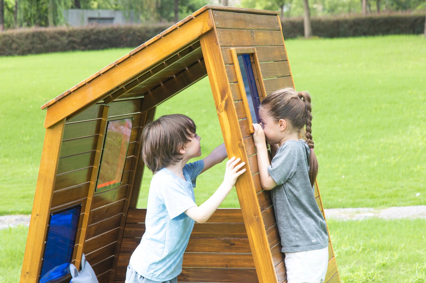 Wisdom - Speelhuisje Cabana voor buiten met kleurrijke kijkvenstertjes - Playlaan