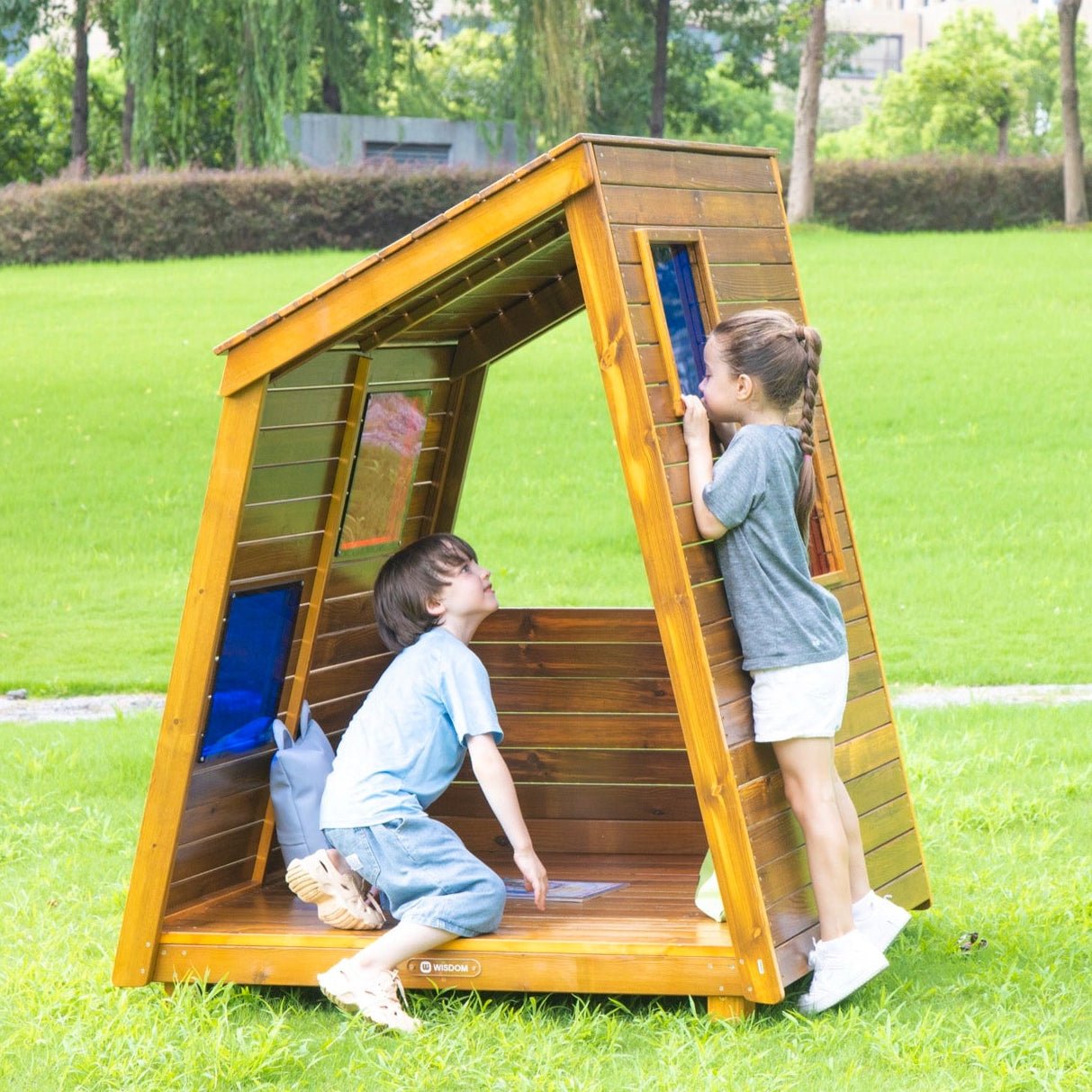 Wisdom - Speelhuisje Cabana voor buiten met kleurrijke kijkvenstertjes - Playlaan