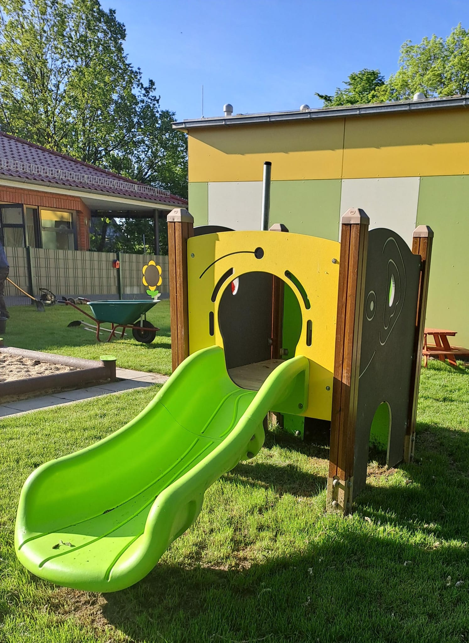 Wisdom - Speeltoestel Olifant met glijbaan - Playlaan