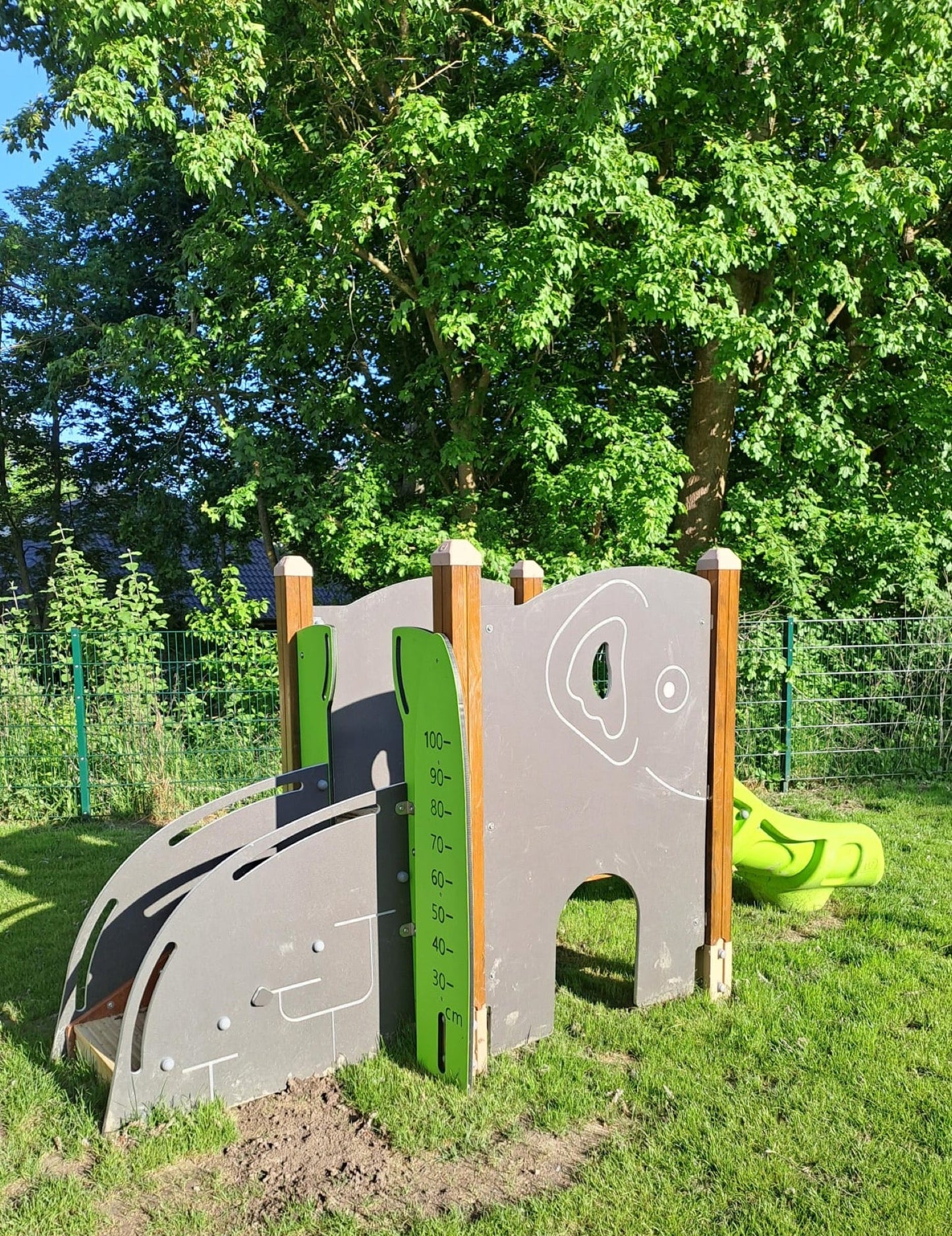 Wisdom - Speeltoestel Olifant met glijbaan - Playlaan