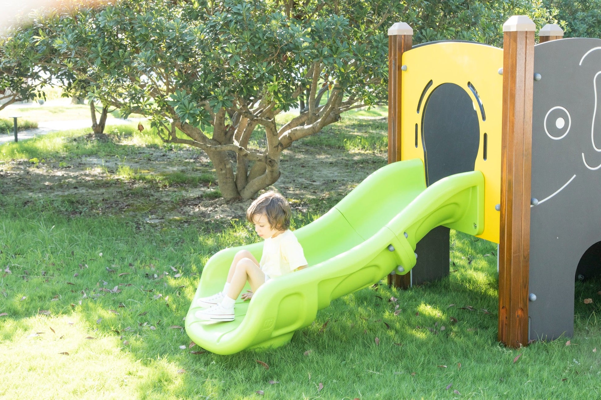 Wisdom - Speeltoestel Olifant met glijbaan - Playlaan