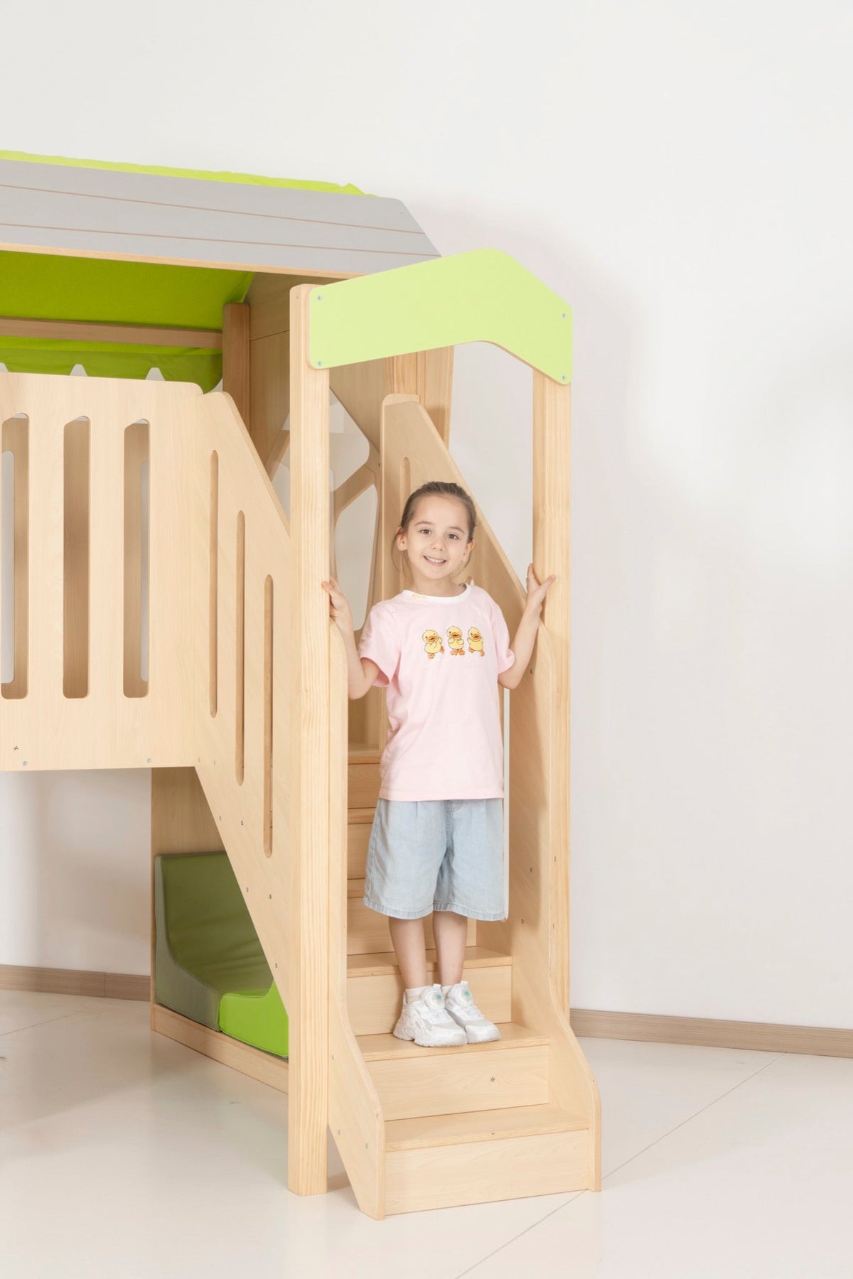 Wisdom - Wisdom - Boomhut Speelhuisje Owlaf - Playlaan