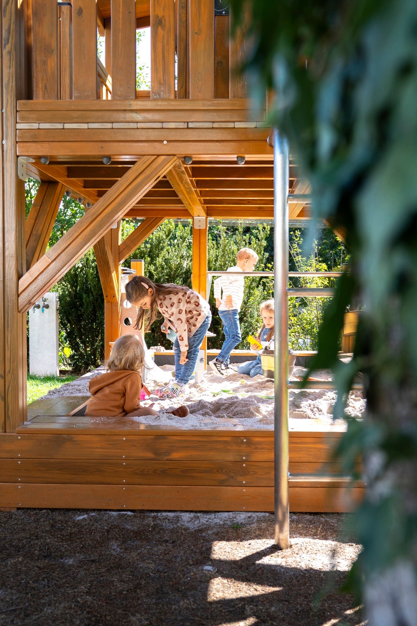 Wisdom - Wisdom - MULITFUNCTIONAL PLAYHOUSE glijbaan, schommel, zandbak - Limited Edition - Playlaan