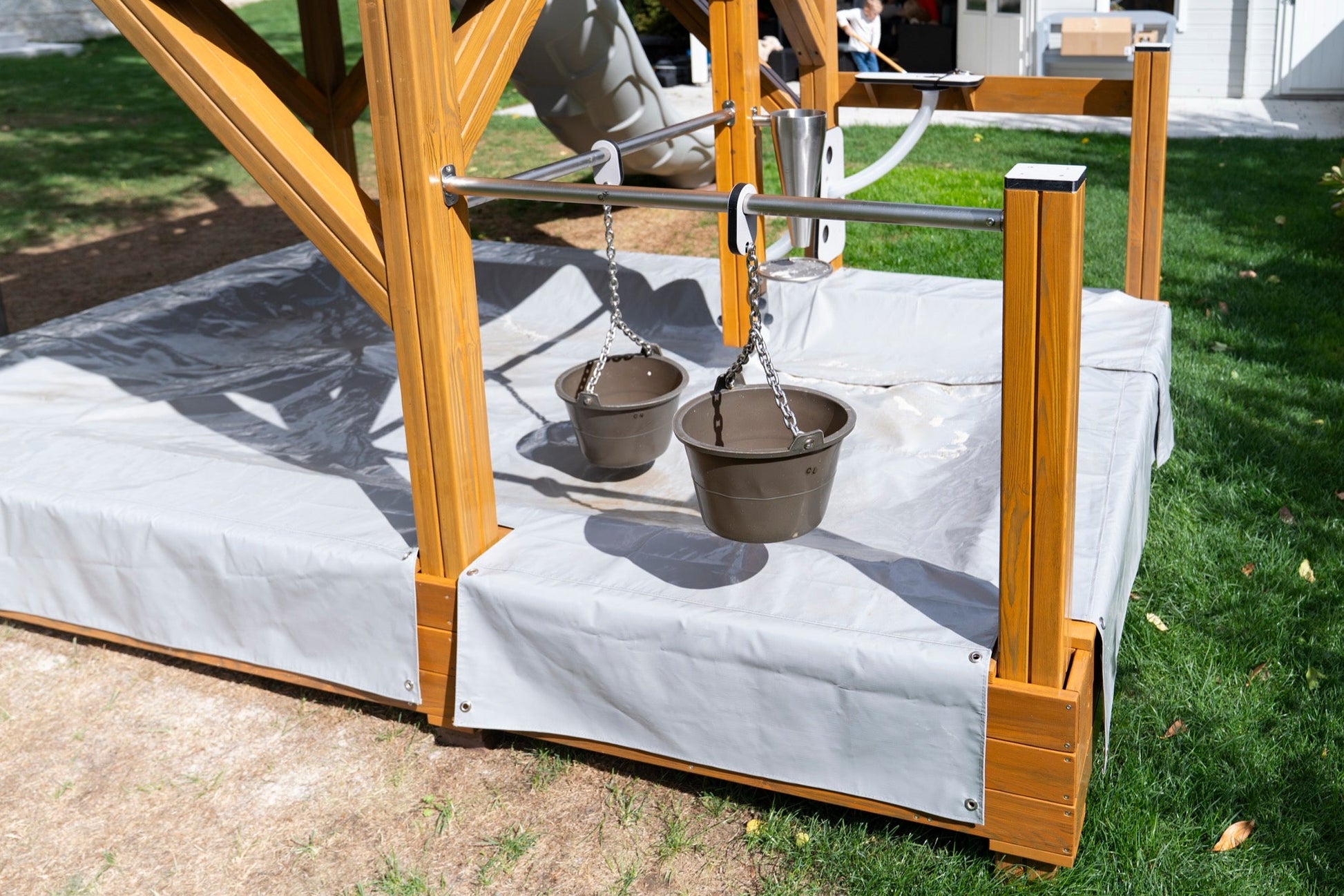 Wisdom - Wisdom - MULITFUNCTIONAL PLAYHOUSE glijbaan, schommel, zandbak - Limited Edition - Playlaan