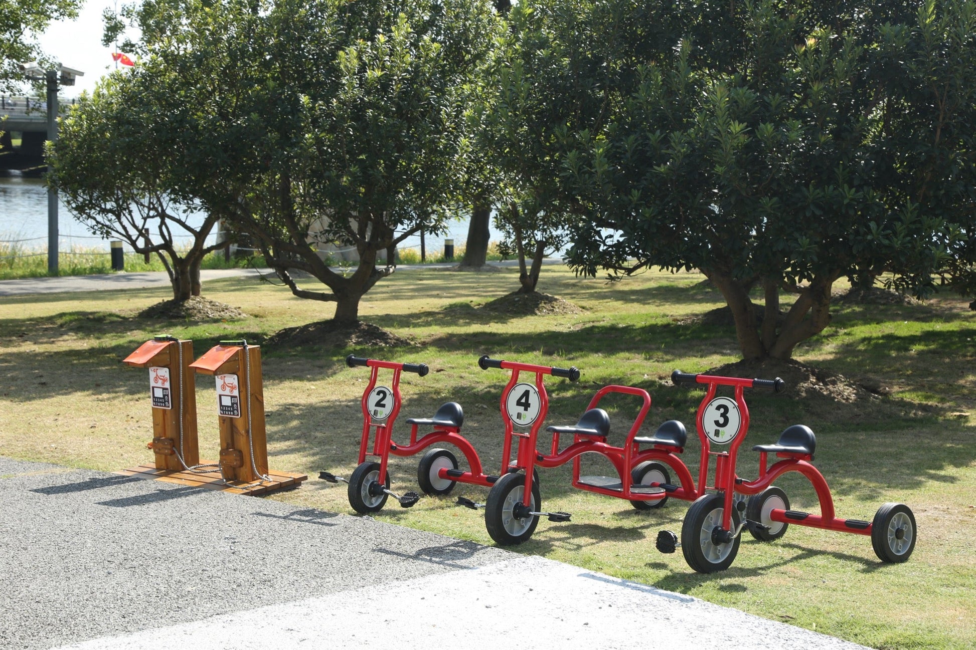 Wisdom - Wisdom - Oplaadstation voor kinderfietsen en driewielers - Playlaan