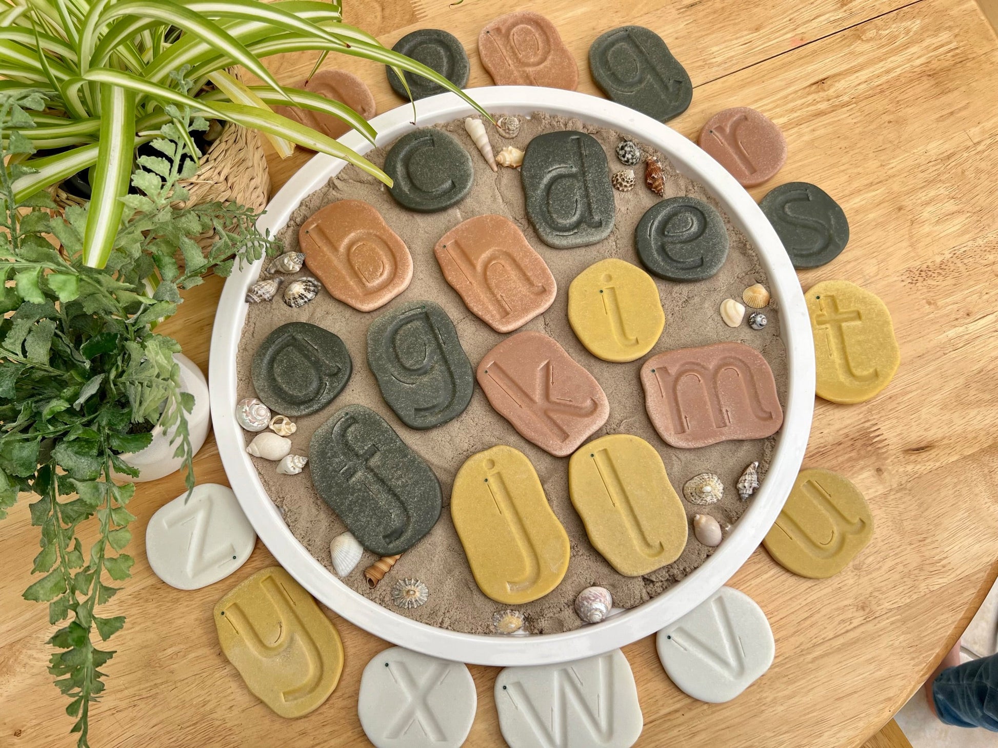 Yellow Door - Yellow Door - Feels - Write Lowercase Letter Stones - Playlaan