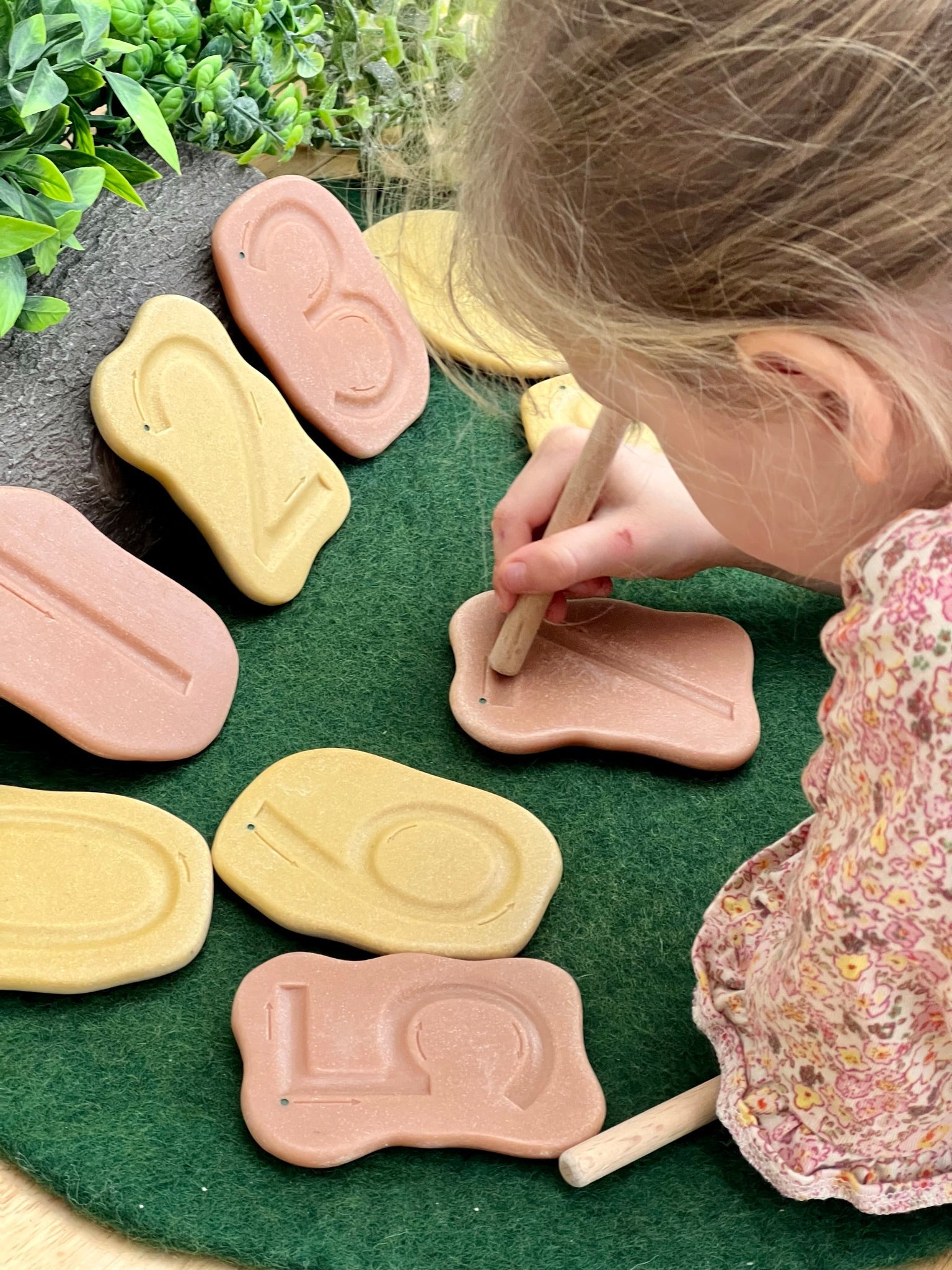 Yellow Door - Yellow Door - Feels - Write Number Stones - Playlaan