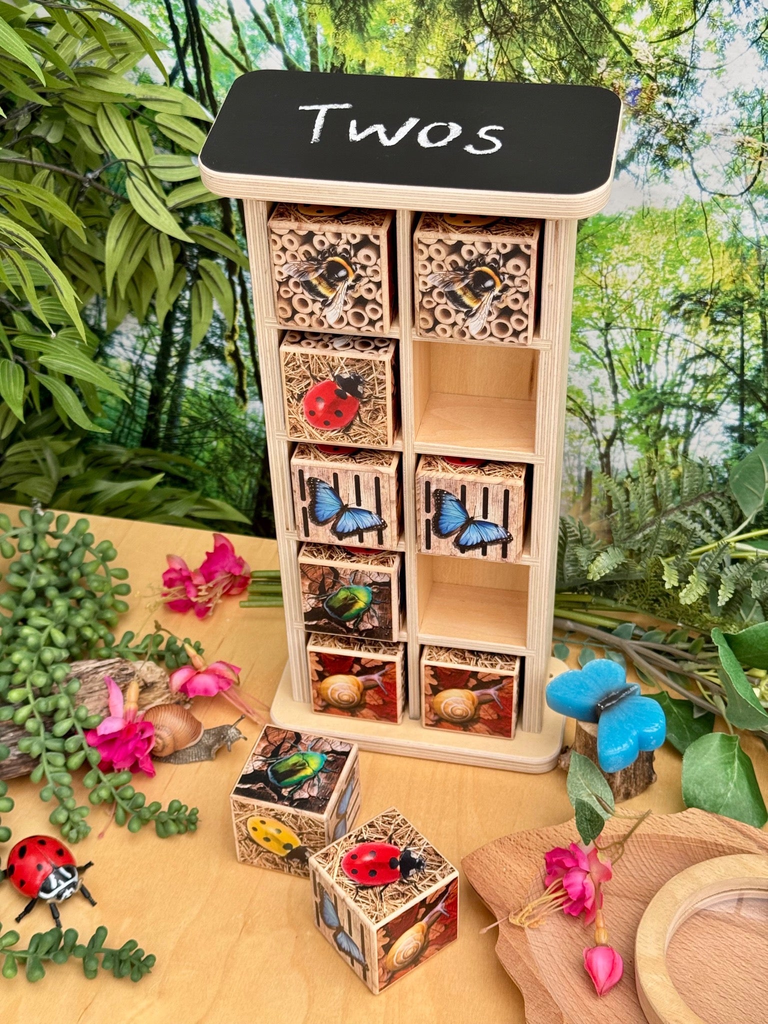 Yellow Door - Yellow Door - Insectenhotel met 10 compartimenten - Playlaan