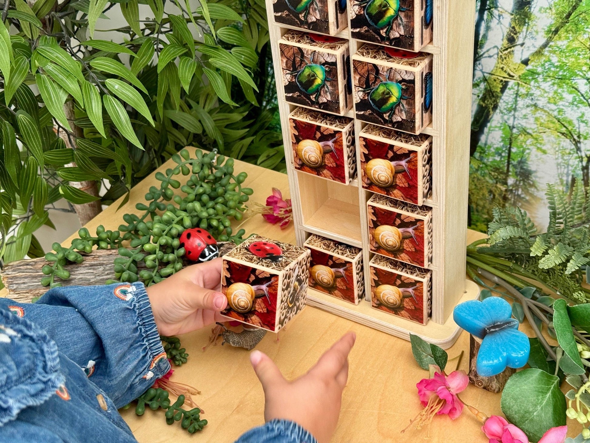 Yellow Door - Yellow Door - Insectenhotel met 10 compartimenten - Playlaan