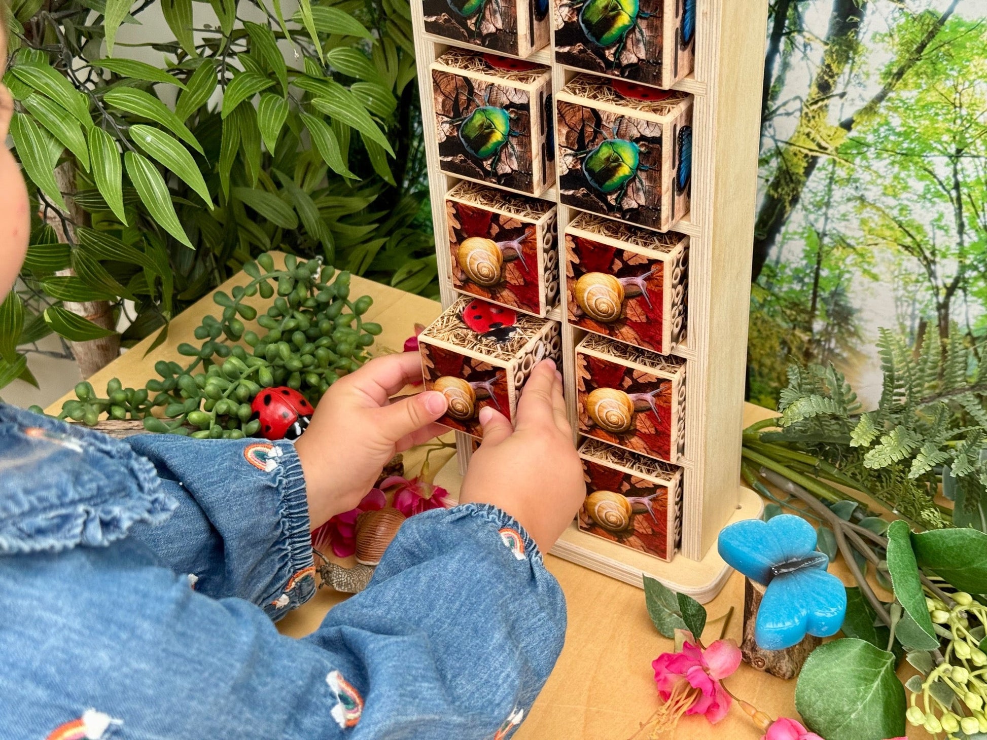 Yellow Door - Yellow Door - Insectenhotel met 10 compartimenten - Playlaan