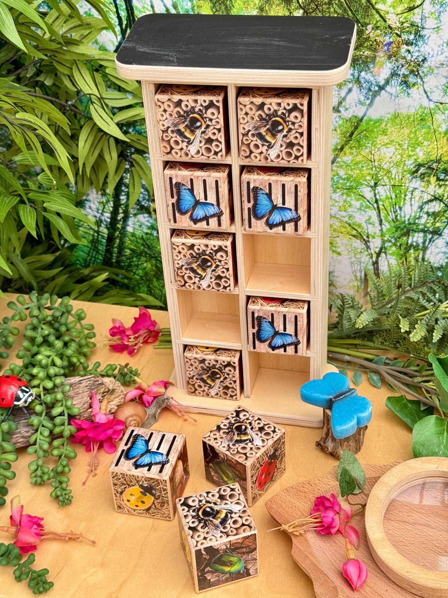 Yellow Door - Yellow Door - Insectenhotel met 10 compartimenten - Playlaan