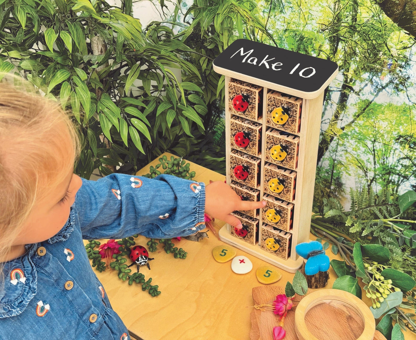 Yellow Door - Yellow Door - Insectenhotel met 10 compartimenten - Playlaan