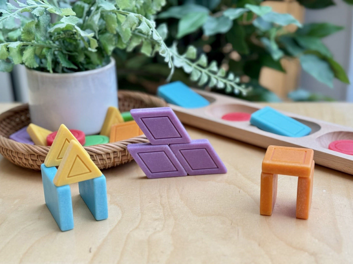 Yellow Door - Yellow Door - Shape and Colour Stones - Playlaan