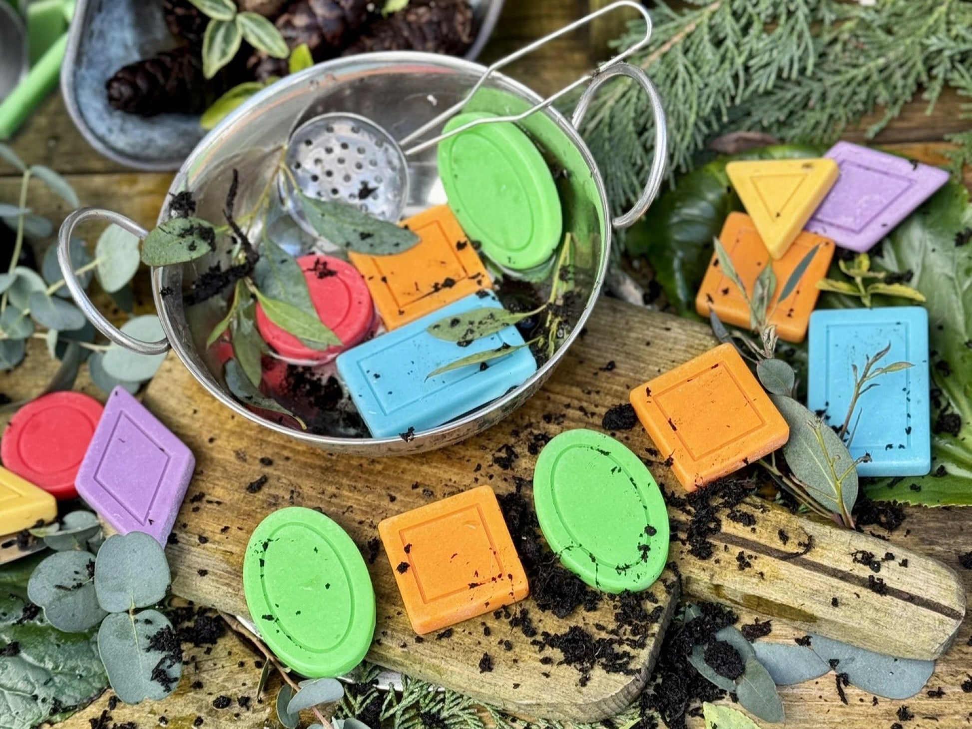 Yellow Door - Yellow Door - Shape and Colour Stones - Playlaan