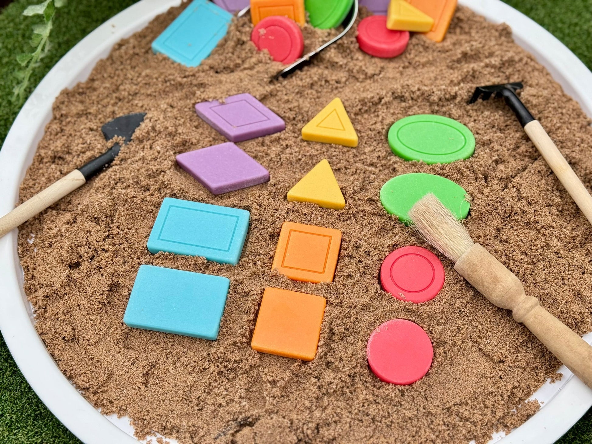 Yellow Door - Yellow Door - Shape and Colour Stones - Playlaan