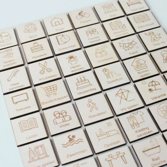 Your Little Family - Your Little Family - Dagplanner hout + pictogrammen 47st - Playlaan