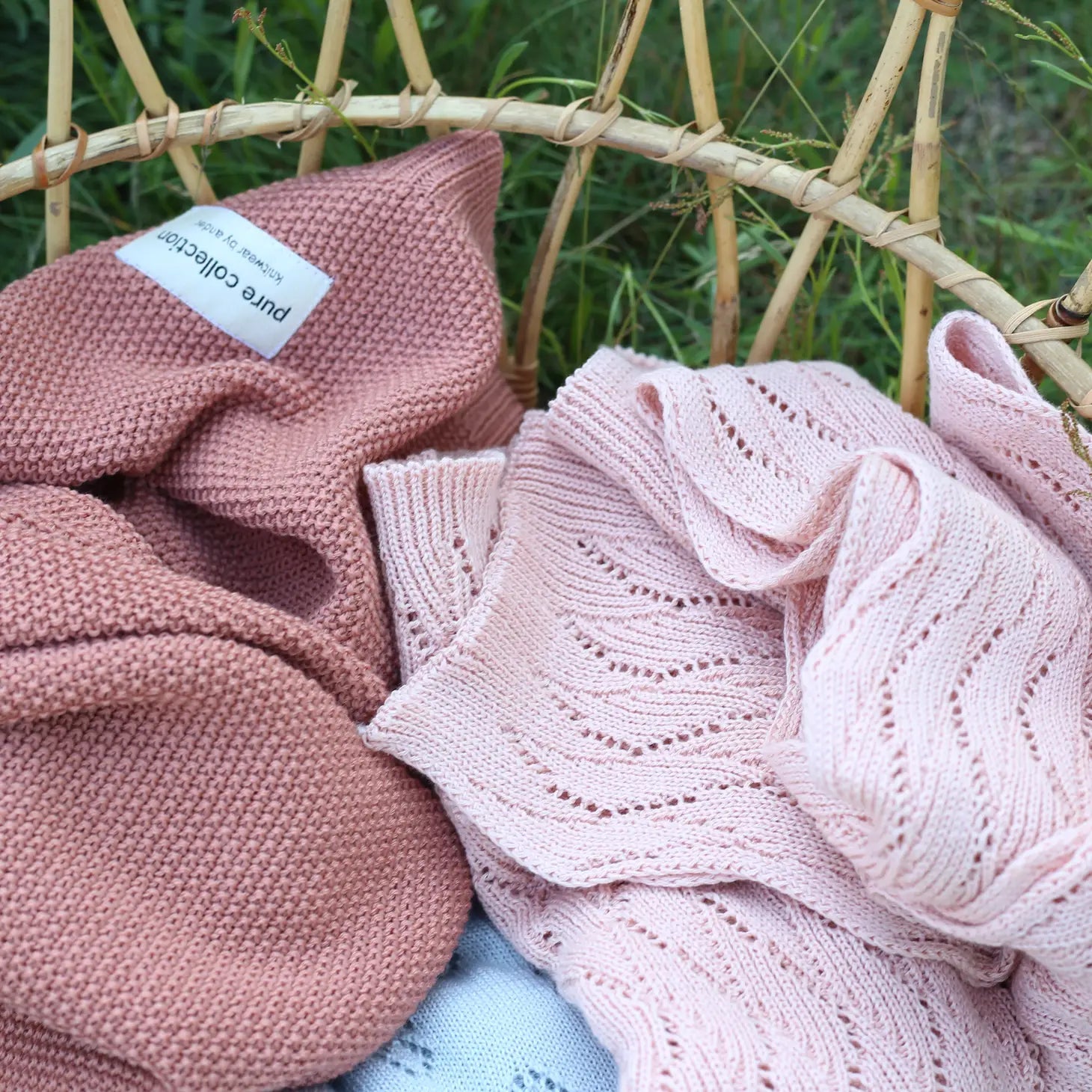 Ander - 100% Merino Wool Blanket Abate - Knitted pattern Almond - Playlaan